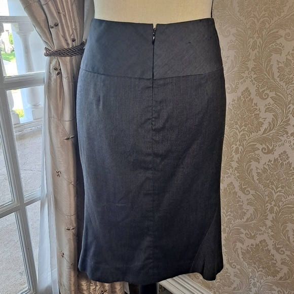Banana Republic Size 2 Gray Pencil Skirt Knee Length - Picture 4 of 10